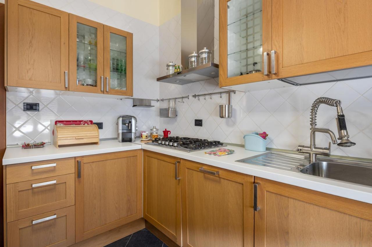Oltretorrente Ampio Appartamento con Balconi Parma Esterno foto