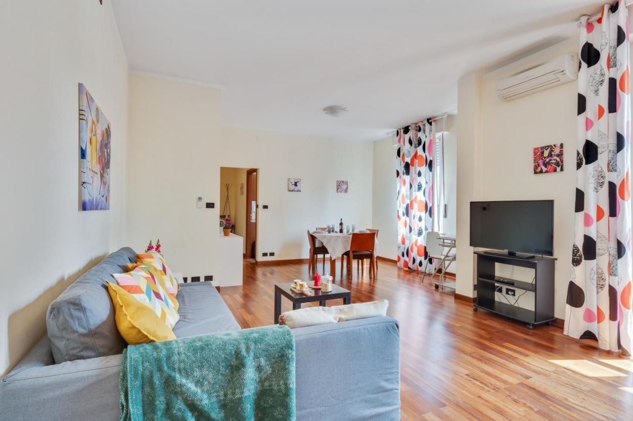 Oltretorrente Ampio Appartamento con Balconi Parma Esterno foto