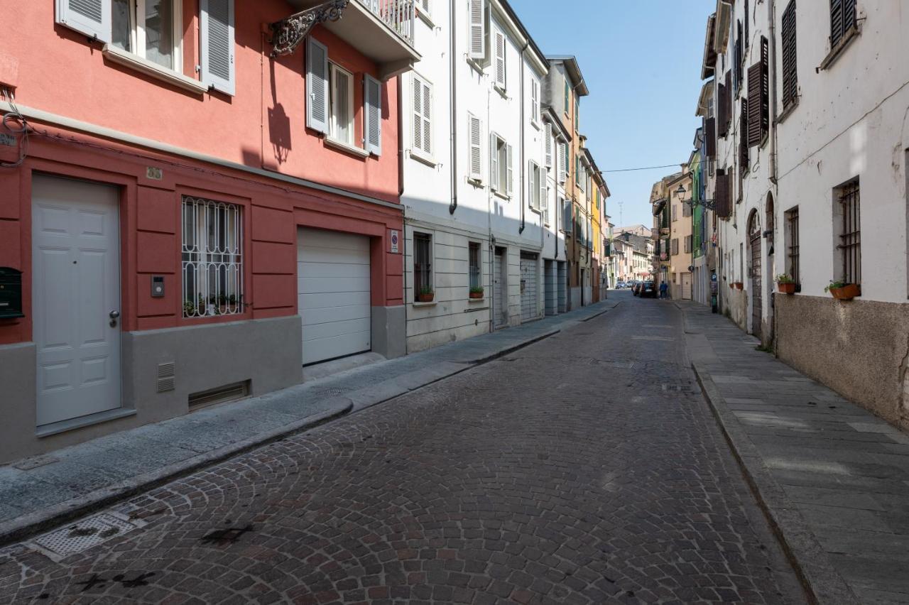 Oltretorrente Ampio Appartamento con Balconi Parma Esterno foto