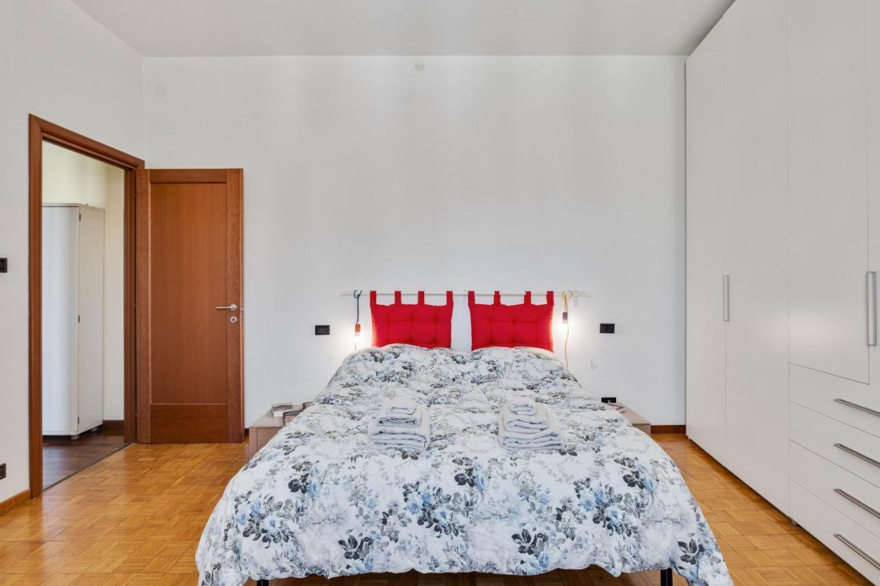 Oltretorrente Ampio Appartamento con Balconi Parma Esterno foto